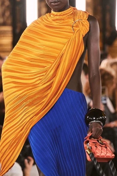 Look 154